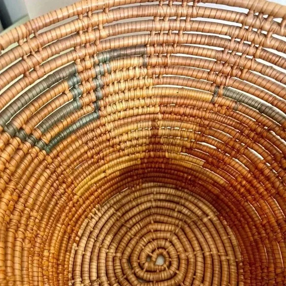 Vintage Handmade Native American Hand Woven Large Basket Tan with Print on Insid